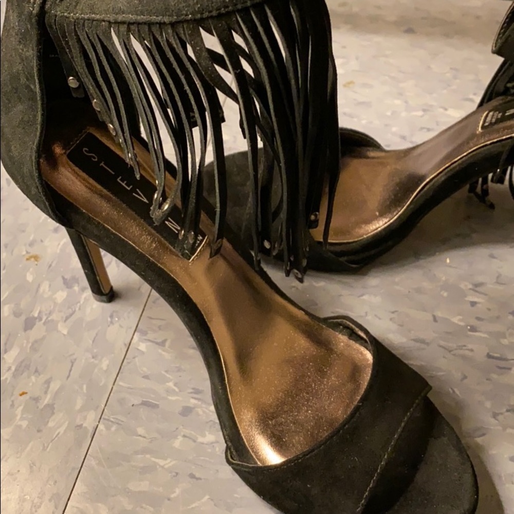 New Steven By Steve Madden Black Fringe Shoes! - image 7